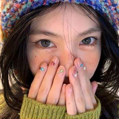 闭上眼睛活着很容易